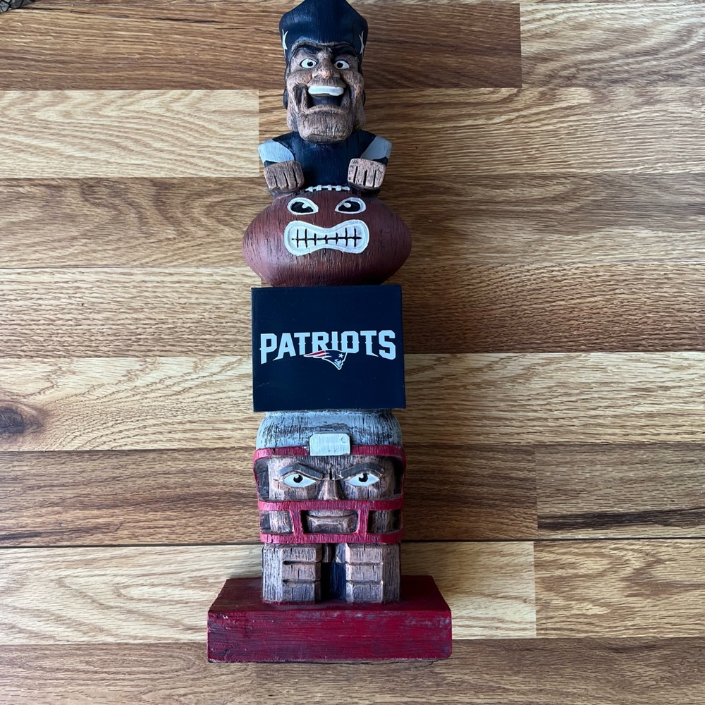 Tiki Totem Pole New England Patriots